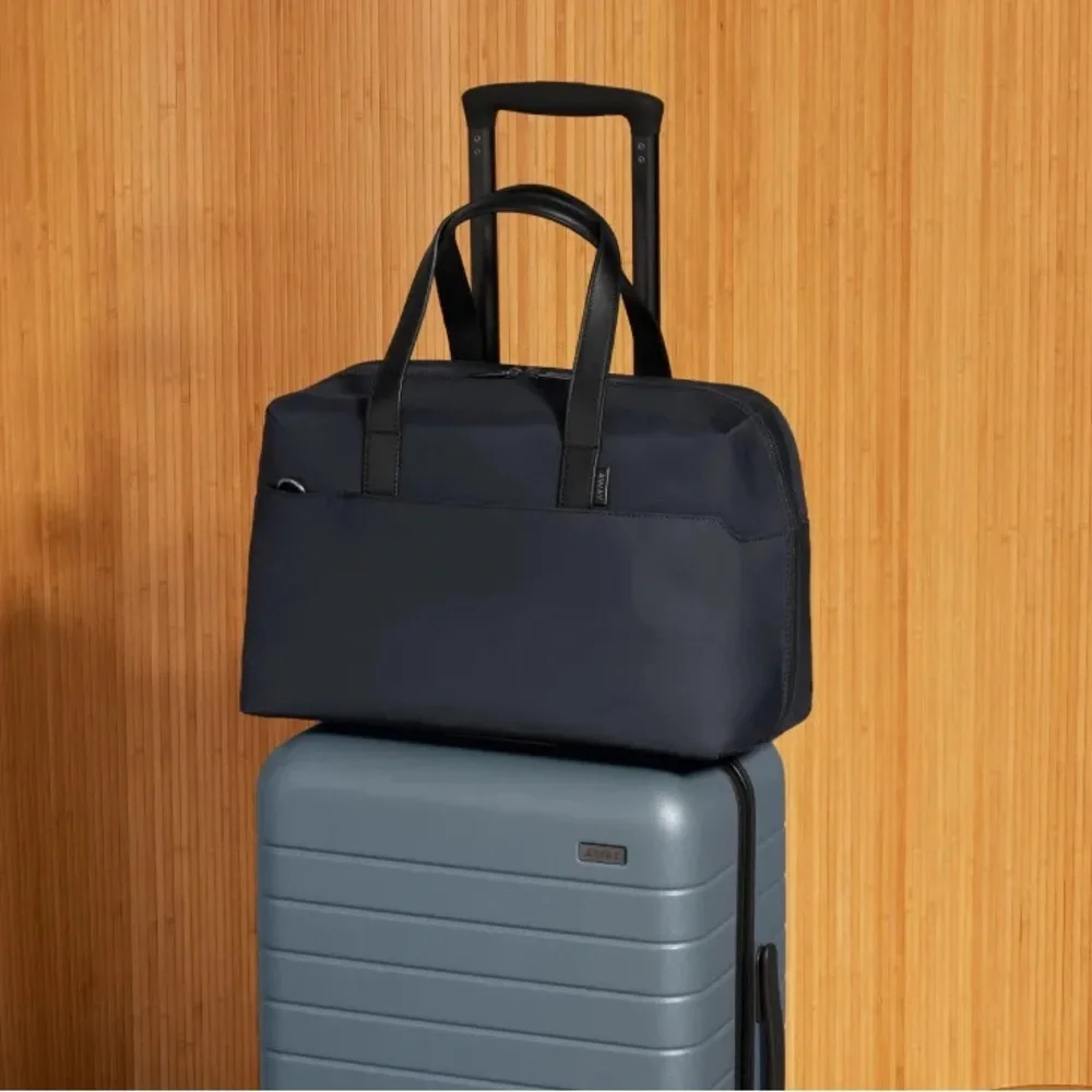 AWAY Travel The Everywhere Bag in Jet Black - Picture 7 of 7